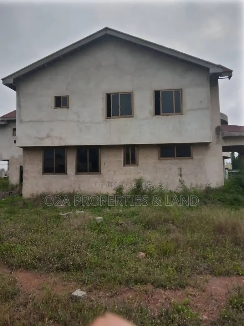 6bdrm House in Trassaco, Police Station for sale in Police Station