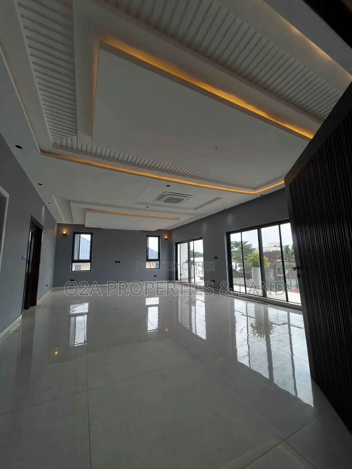 6bdrm House in East Legon, American House for sale in American House