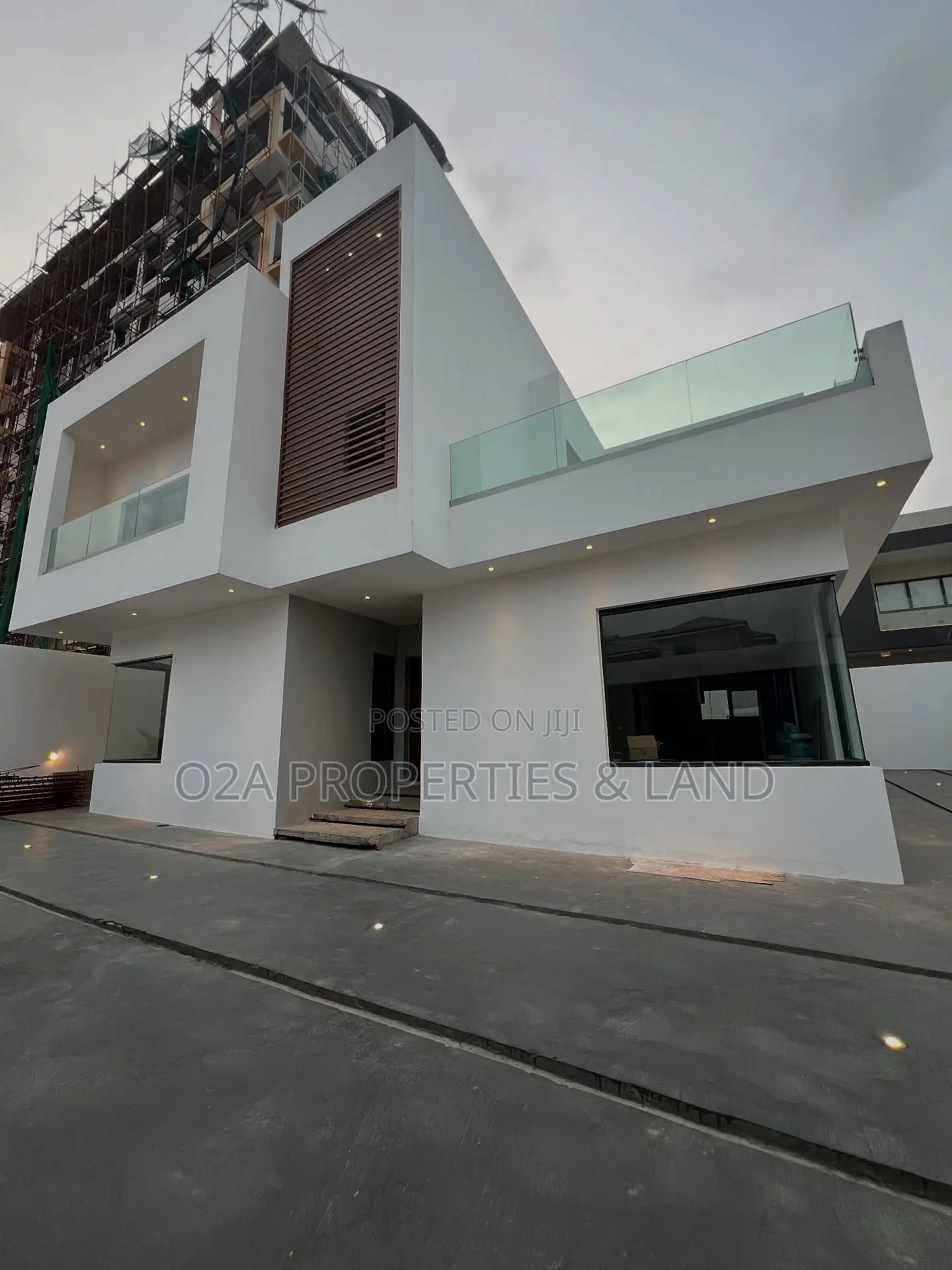 4bdrm House in East Legon, American House for sale in American House