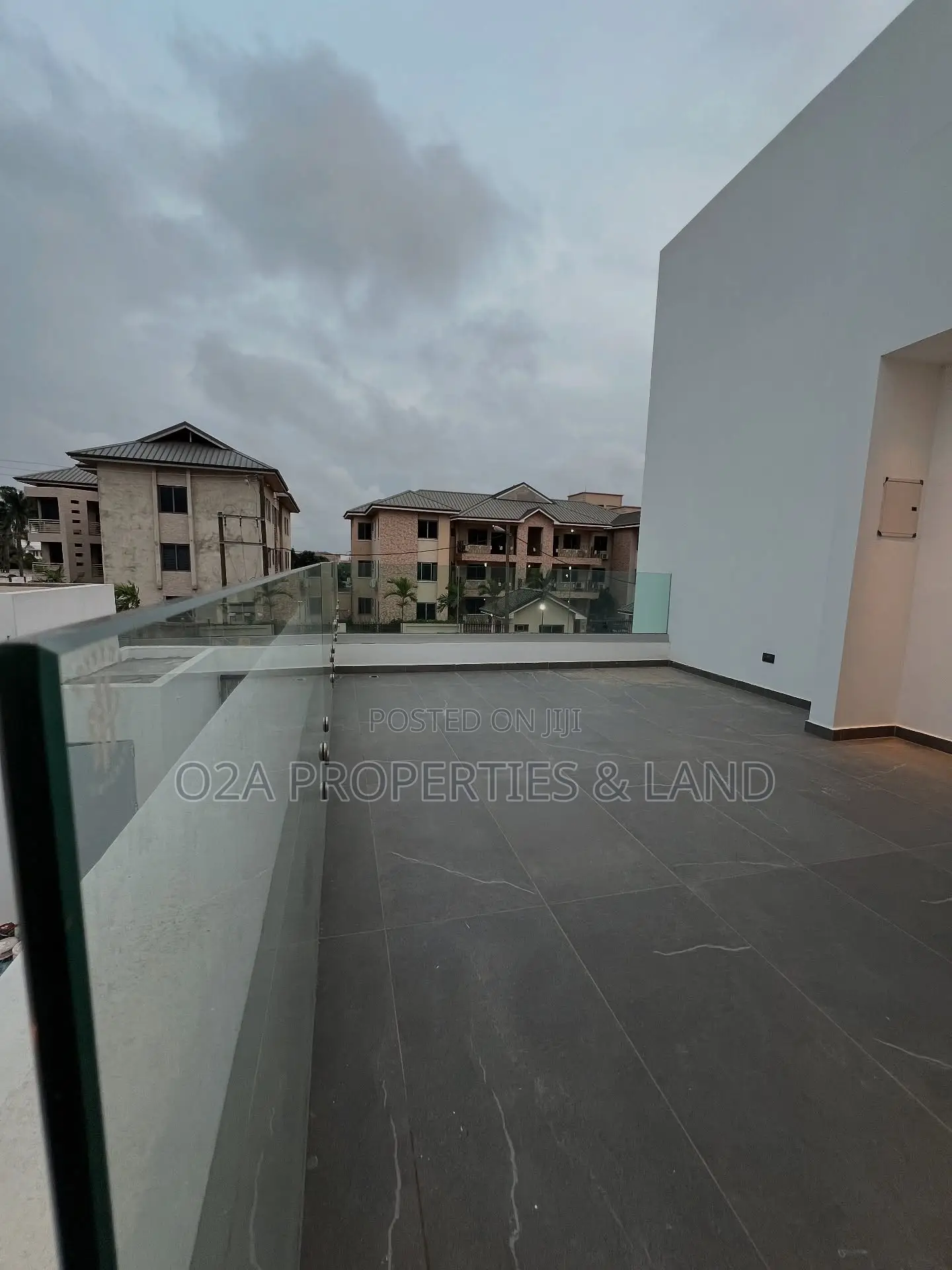 4bdrm House in East Legon, American House for sale in American House