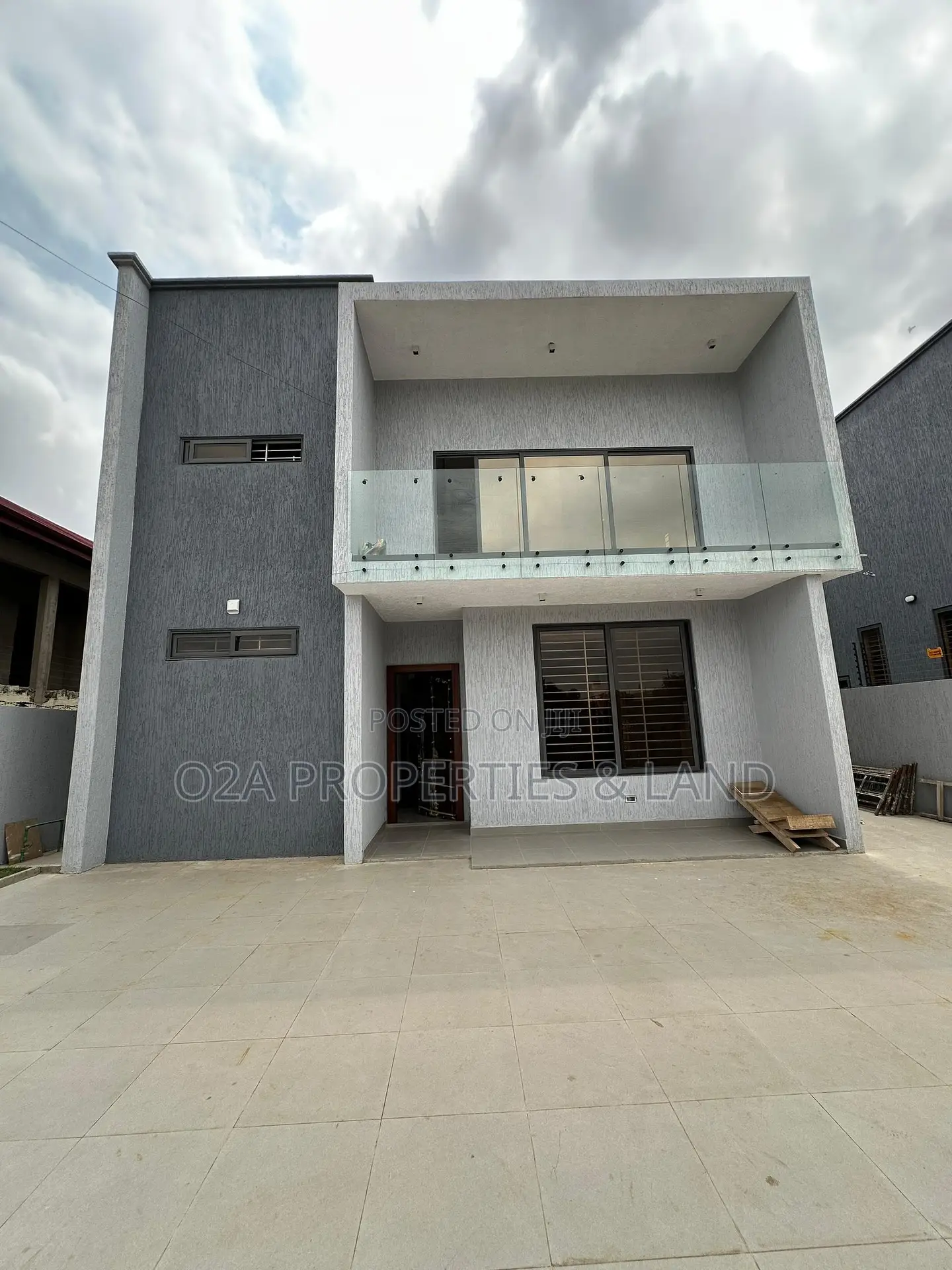 4bdrm House in Ashaley Botwe, Lake Side Estate for sale in Lake Side Estate