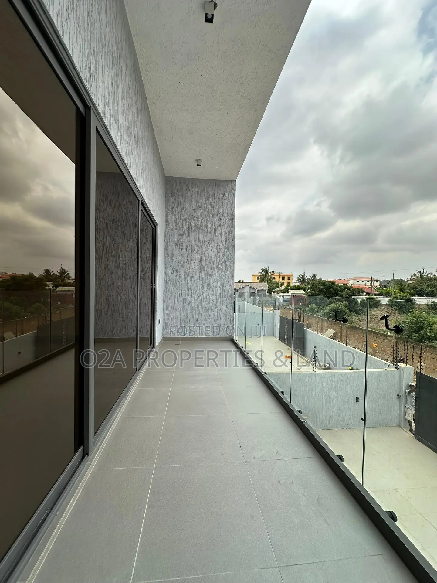 4bdrm House in Ashaley Botwe, Lake Side Estate for sale in Lake Side Estate