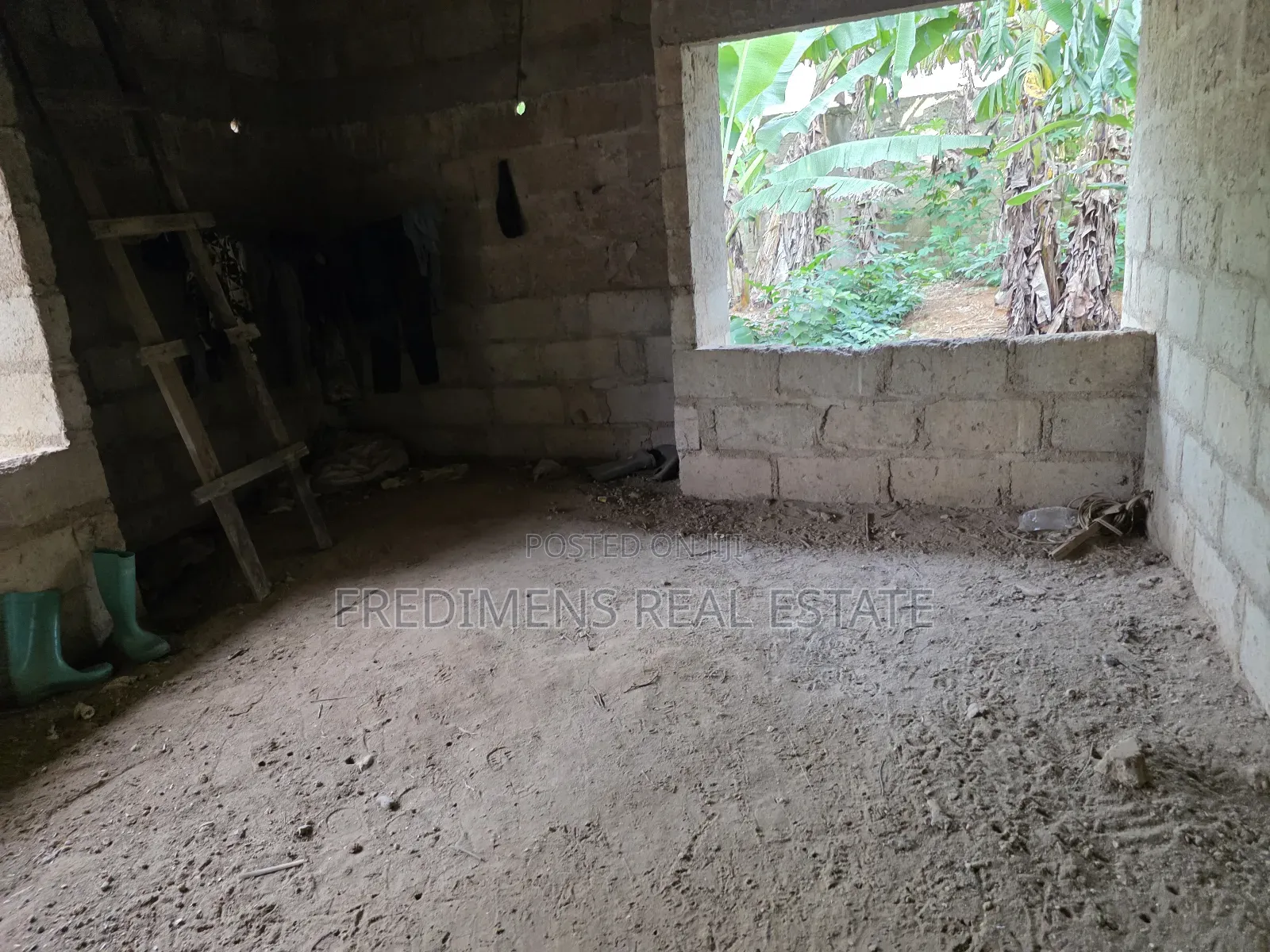 6bdrm House In Fredimens Real, Kwabre For Sale in Atwima Kwanwoma