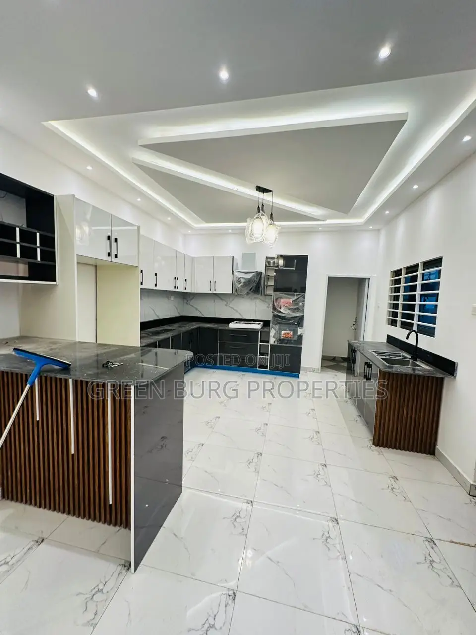 3bdrm House in Lake Side Estate for sale in Lake Side Estate