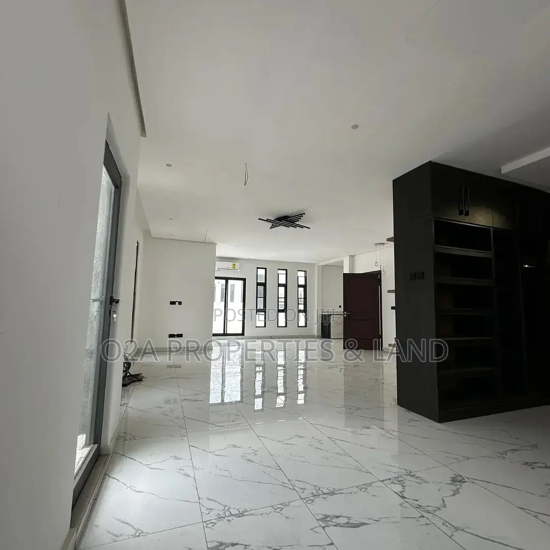 4bdrm House in East Legon, American House for sale in American House