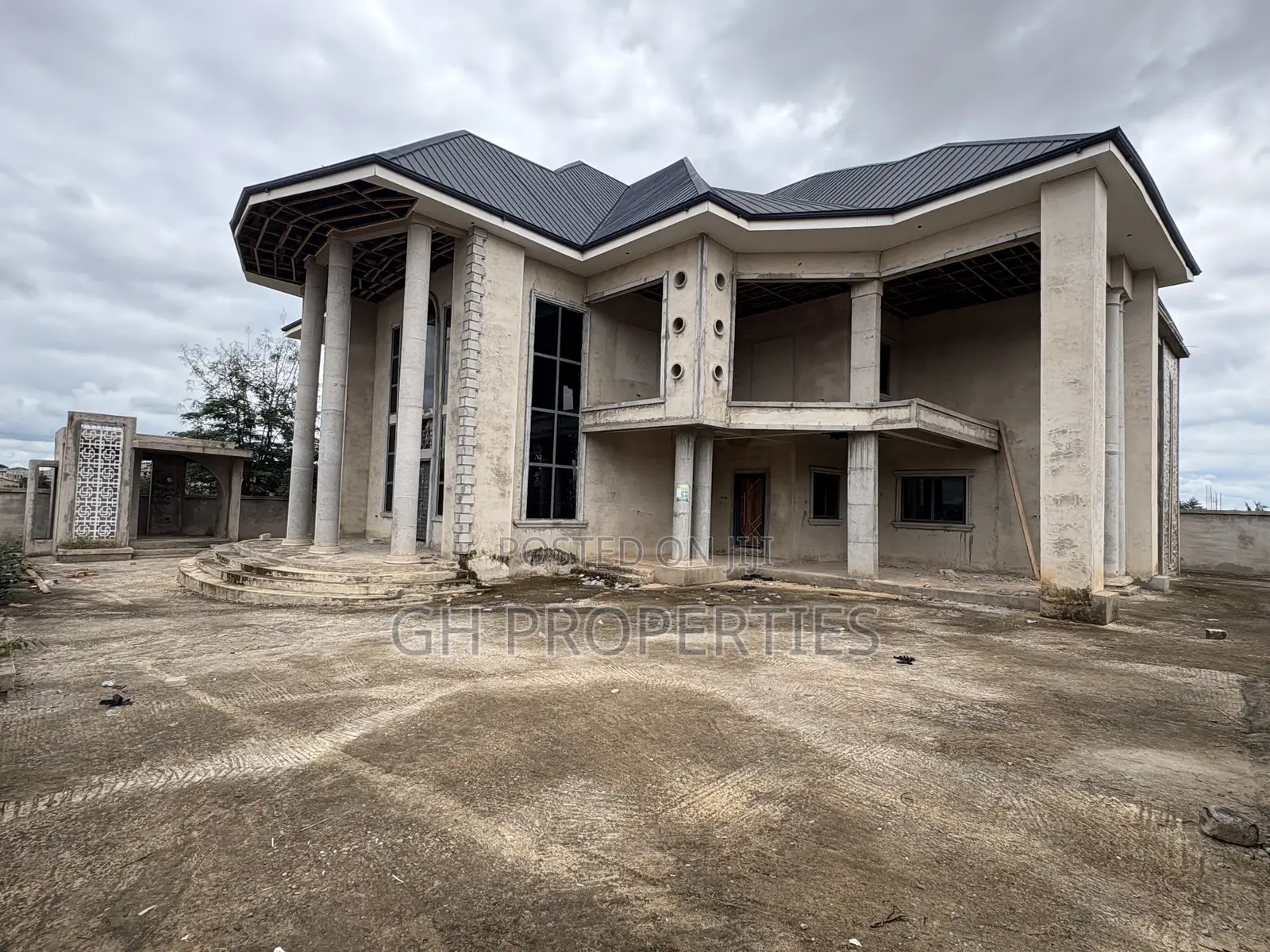 5bdrm House in Apaaso, Kumasi Metropolitan for sale in Kumasi Metropolitan