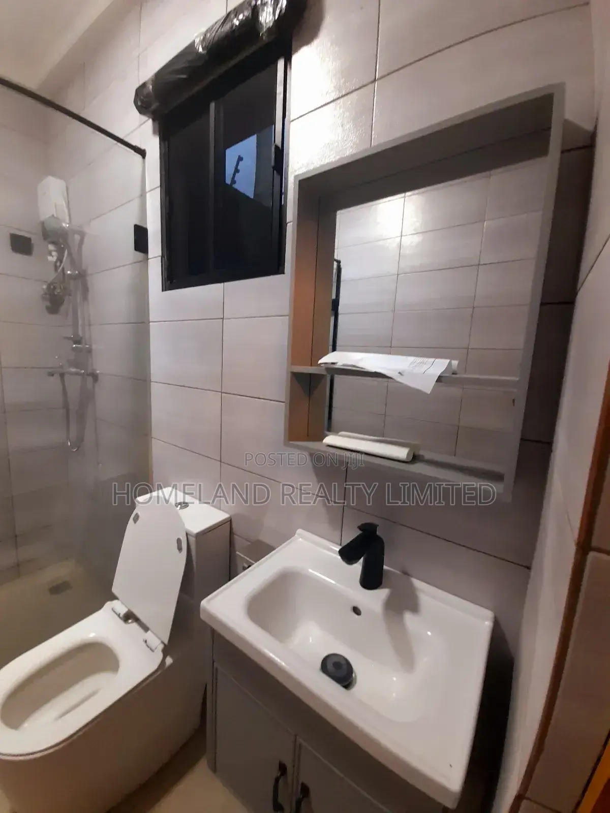 4bdrm Duplex in Westland for rent in West Legon