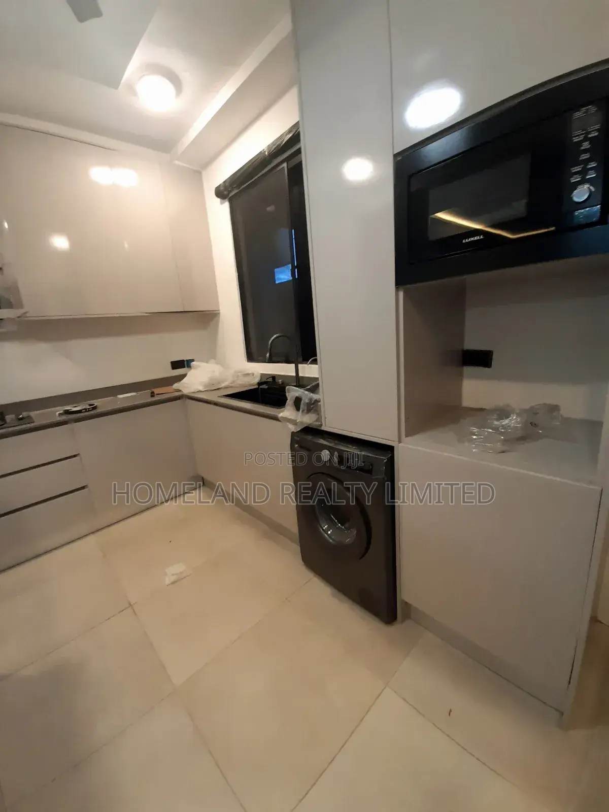 4bdrm Duplex in Westland for rent in West Legon