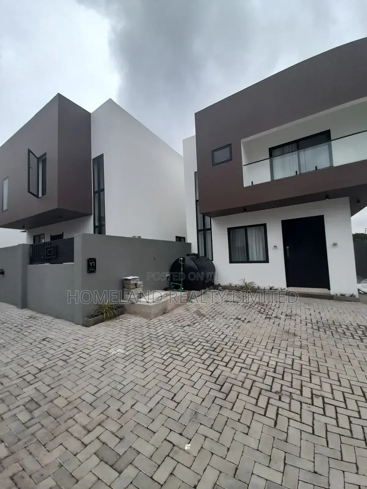 4bdrm Duplex in Westland for rent in West Legon