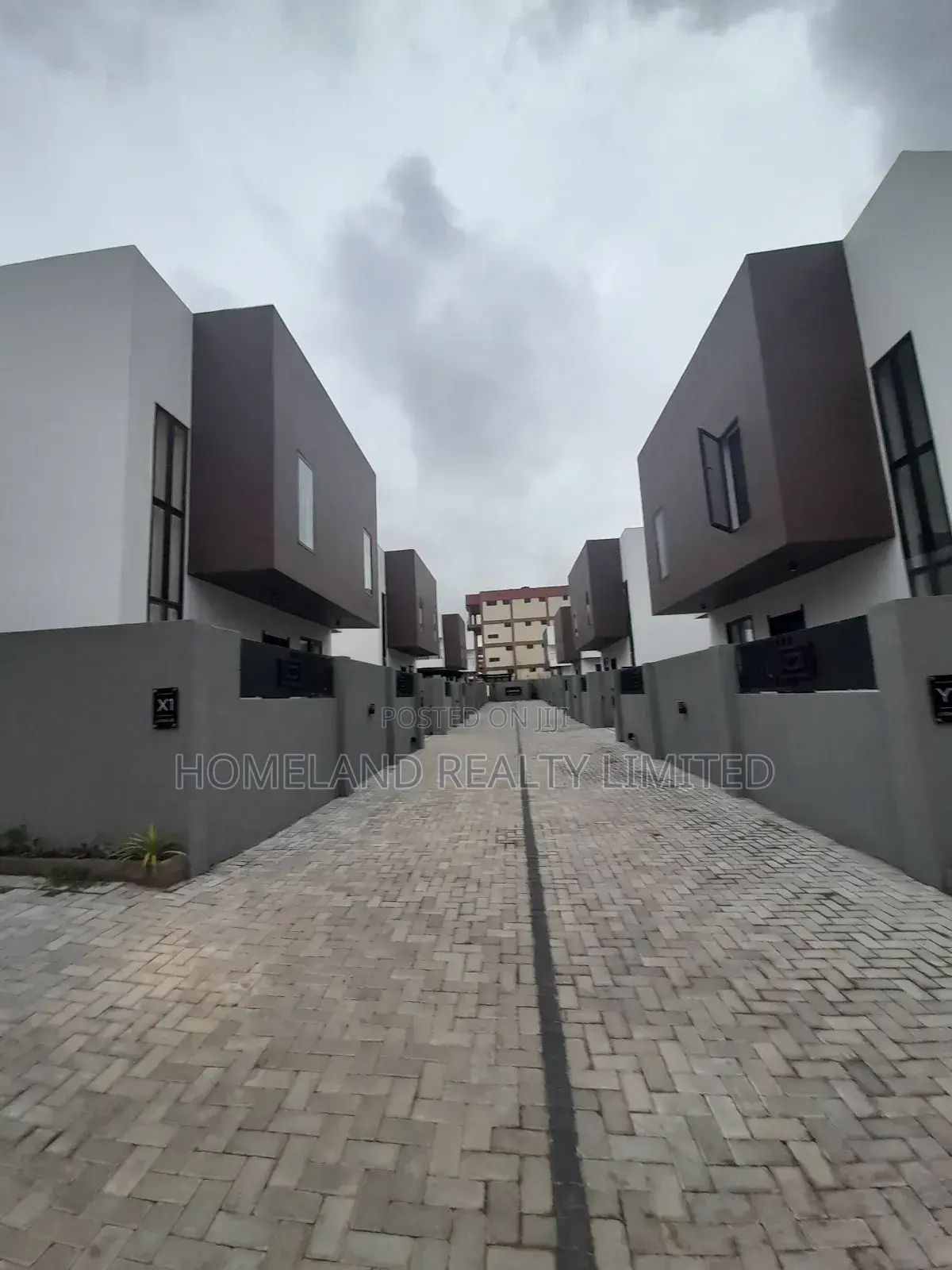 3bdrm Duplex in Westland for sale in West Legon
