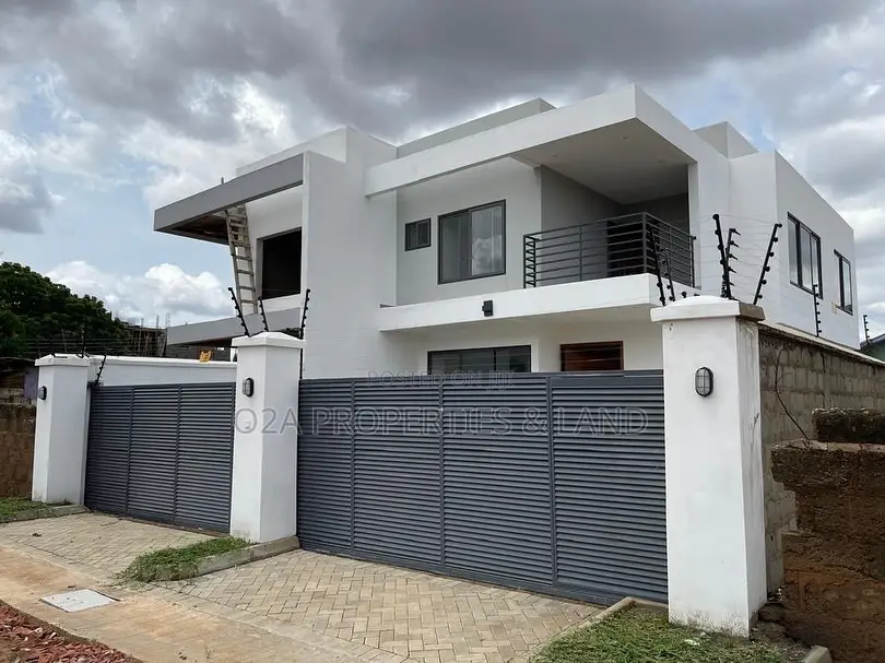 4bdrm House in North Legon for sale in North Legon