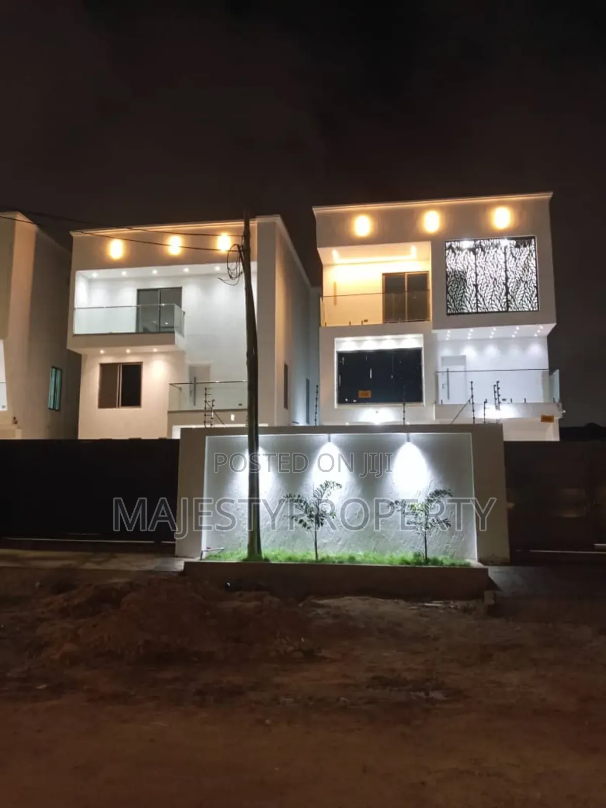 Newly Built 5bedrooms Self-Compound for Sale at Adiriganor in Adjiriganor