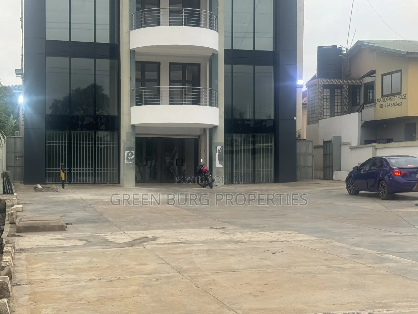13bdrm Apartment in Green, East Legon for rent in East Legon
