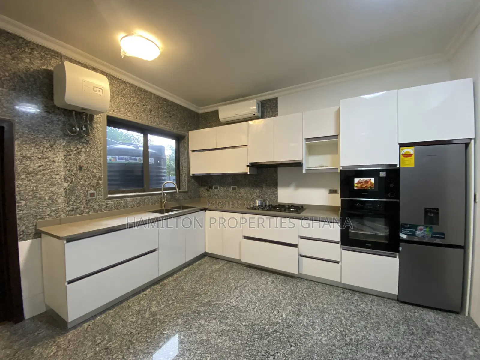 4bdrm Mansion in East Legon Lagos for rent in East Legon