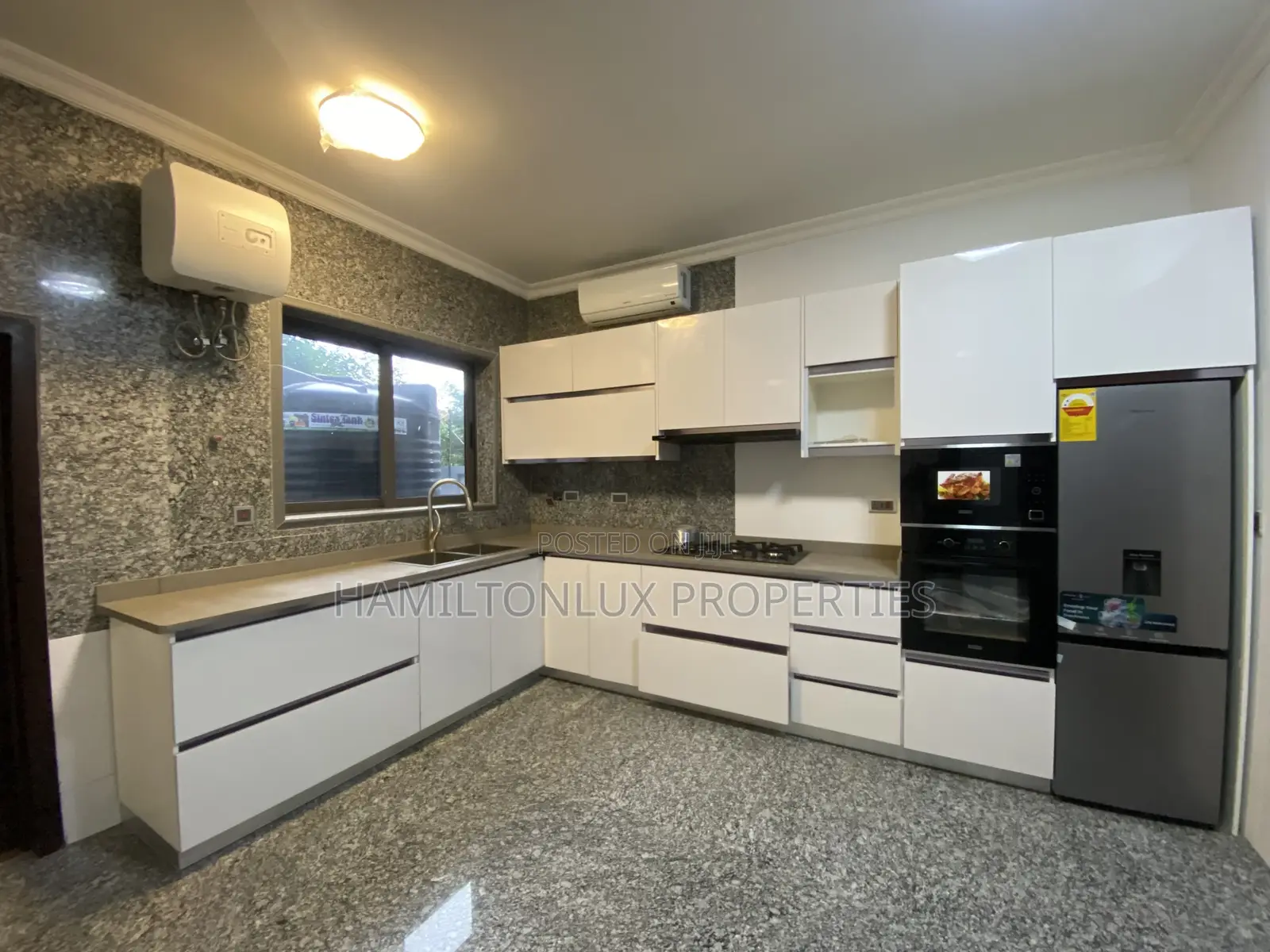 4bdrm Mansion in East Legon Lagos for rent in East Legon