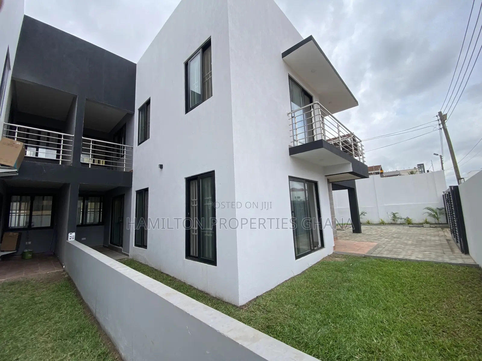 4bdrm House in Boundary Road, East Legon for sale in East Legon