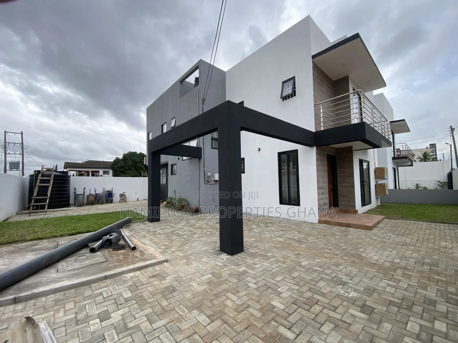 4bdrm House in Boundary Road, East Legon for sale in East Legon