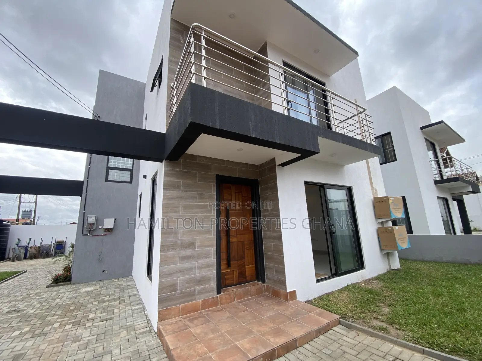 4bdrm House in Boundary Road, East Legon for sale in East Legon