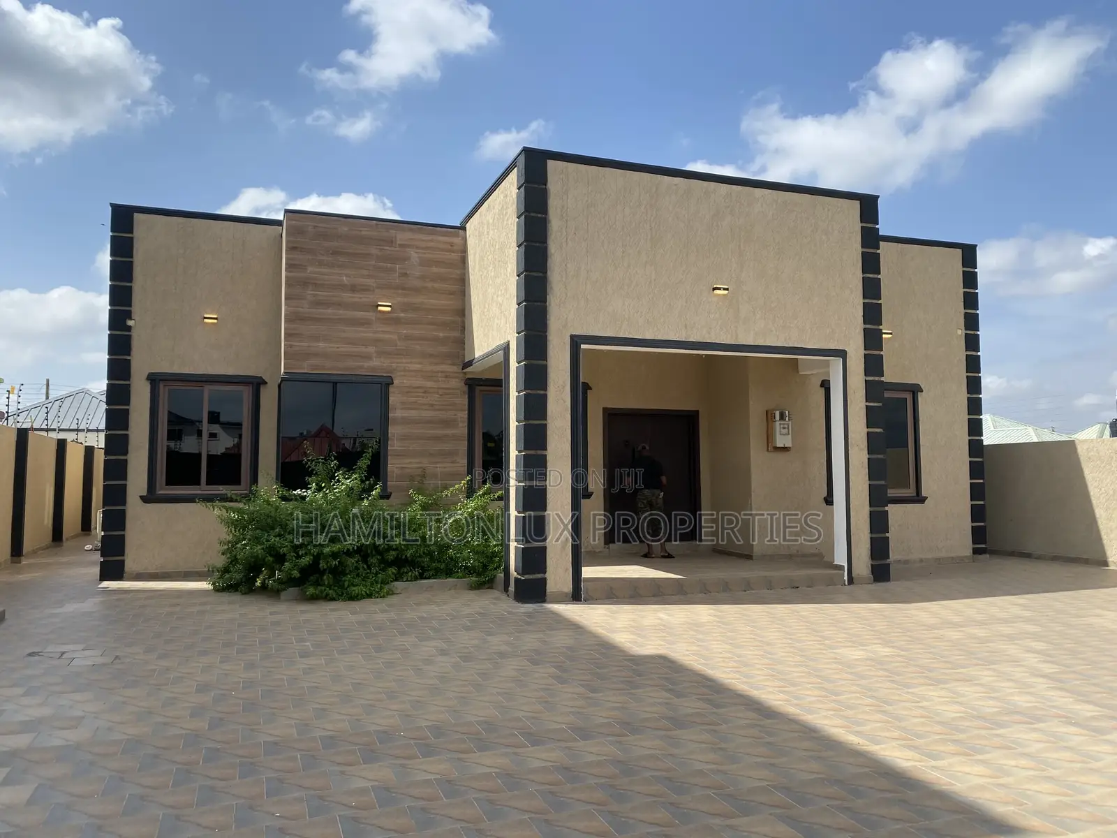 4bdrm House in Lakeside Estates for sale in Lake Side Estate