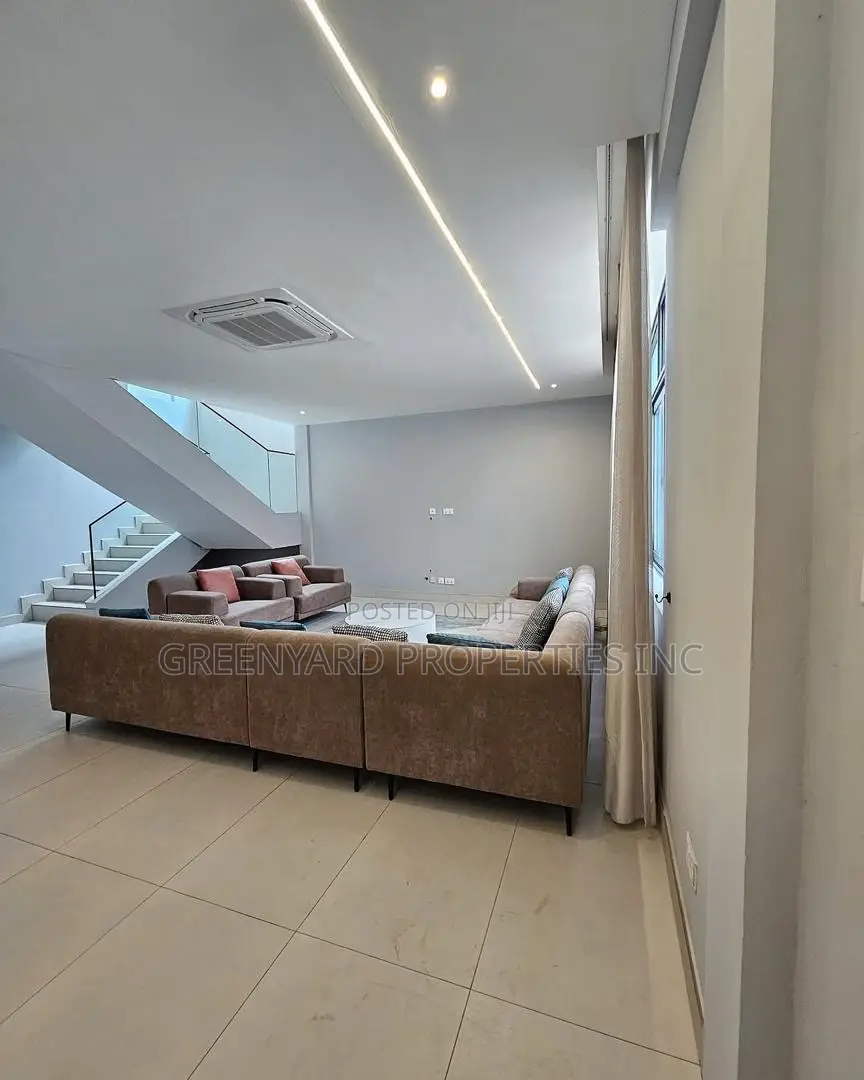 4bdrm Townhouse / Terrace in Adjiringanor, East Legon for rent in East Legon
