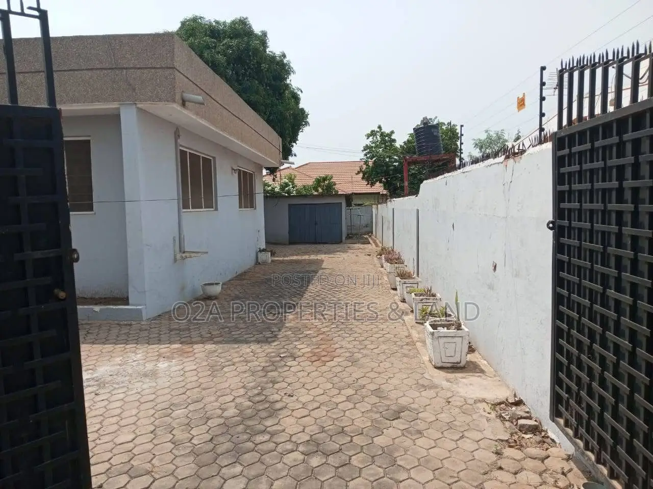 4bdrm House in Teshie Nungua Estate for sale in Teshie-Nungua Estates