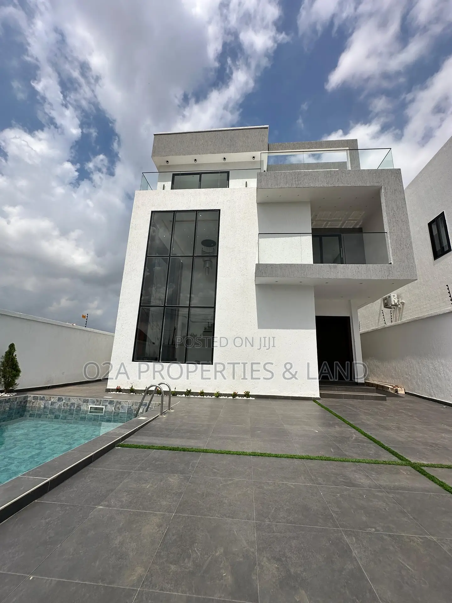 4bdrm House in Ashaley Botwe, Lake Side Estate for sale in Lake Side Estate