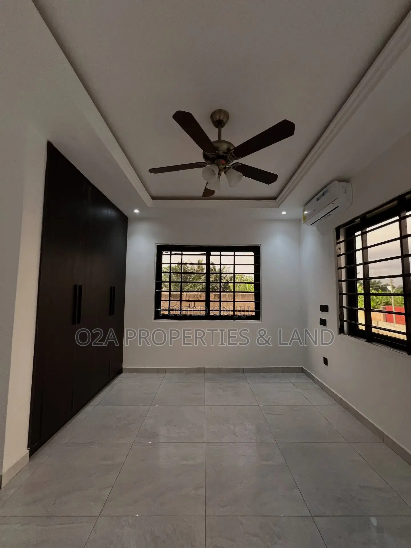 4bdrm House in Adenta, Barrier for sale in Barrier