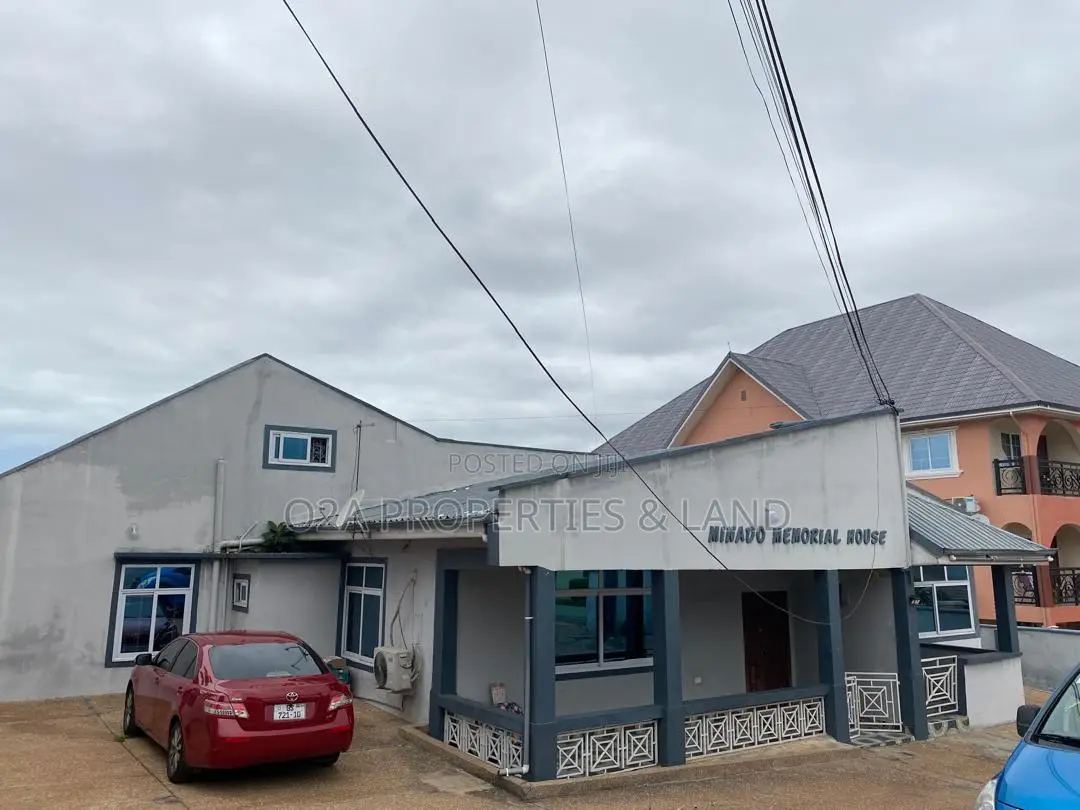 10bdrm House in Dansoman, Afoko Foto for sale in Afoko Foto