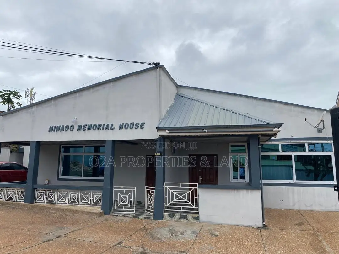 10bdrm House in Dansoman, Afoko Foto for sale in Afoko Foto