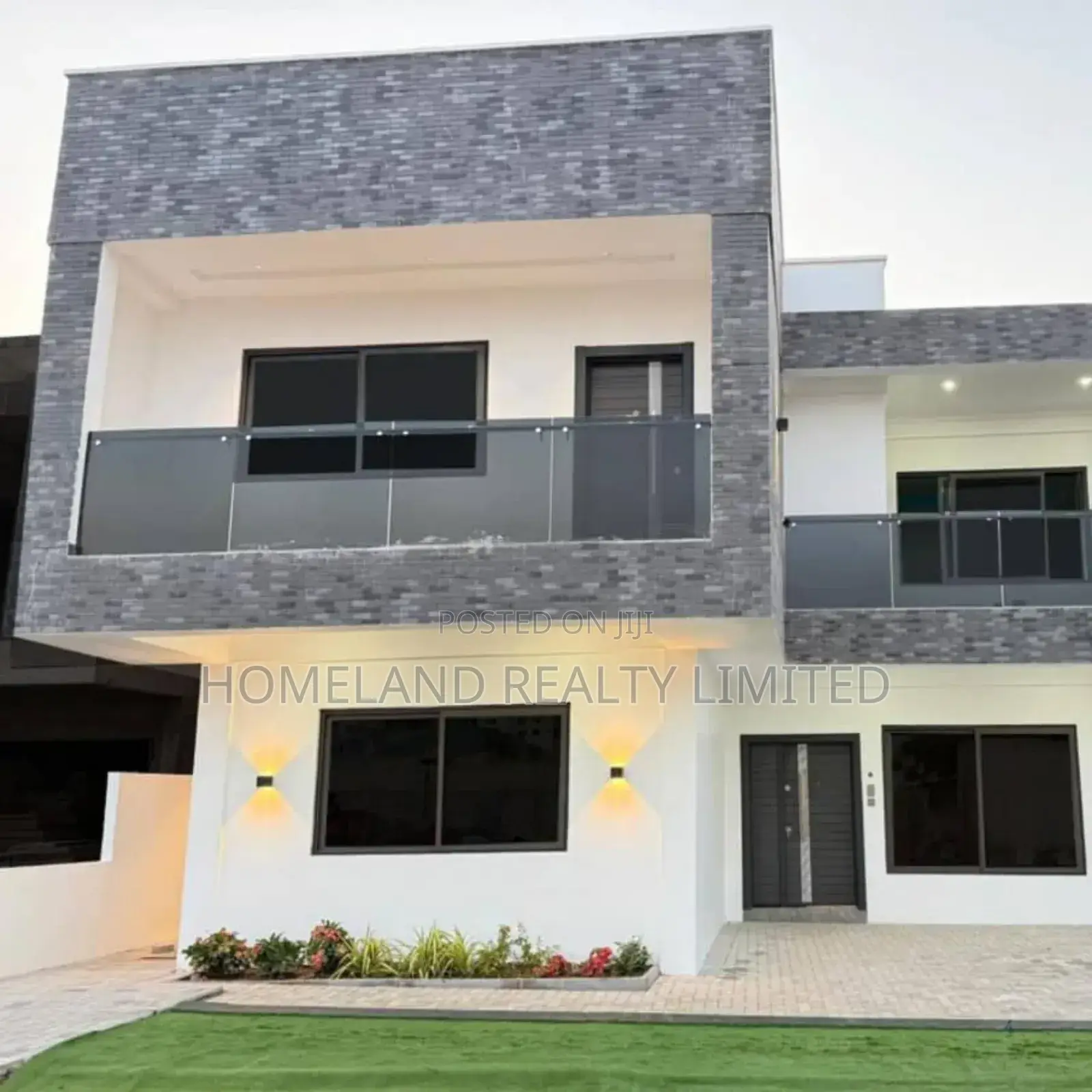 6bdrm Duplex in Ability, Adjiriganor for sale in Adjiriganor