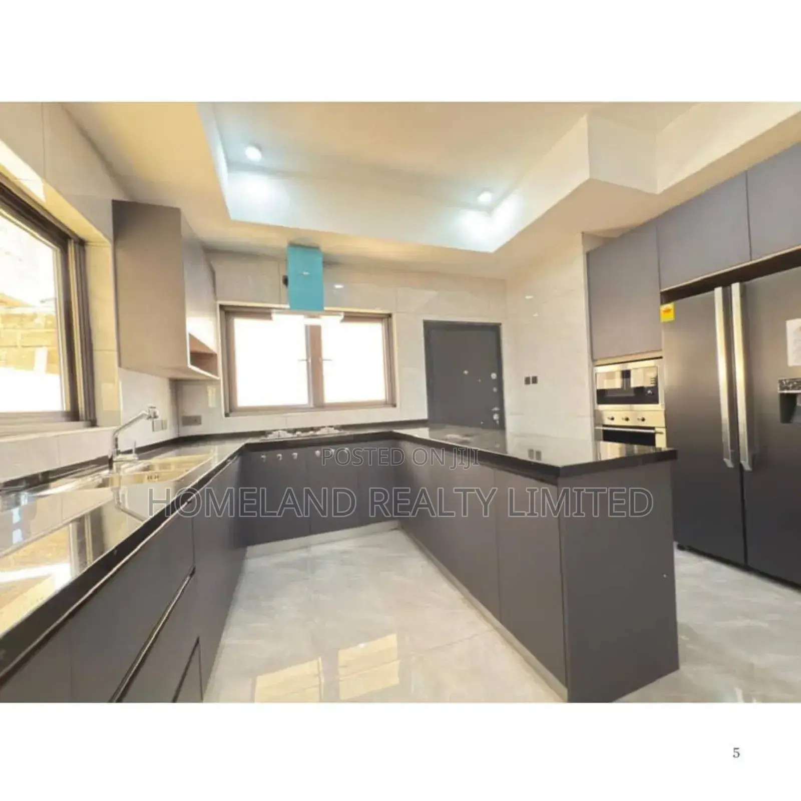 6bdrm Duplex in Ability, Adjiriganor for sale in Adjiriganor