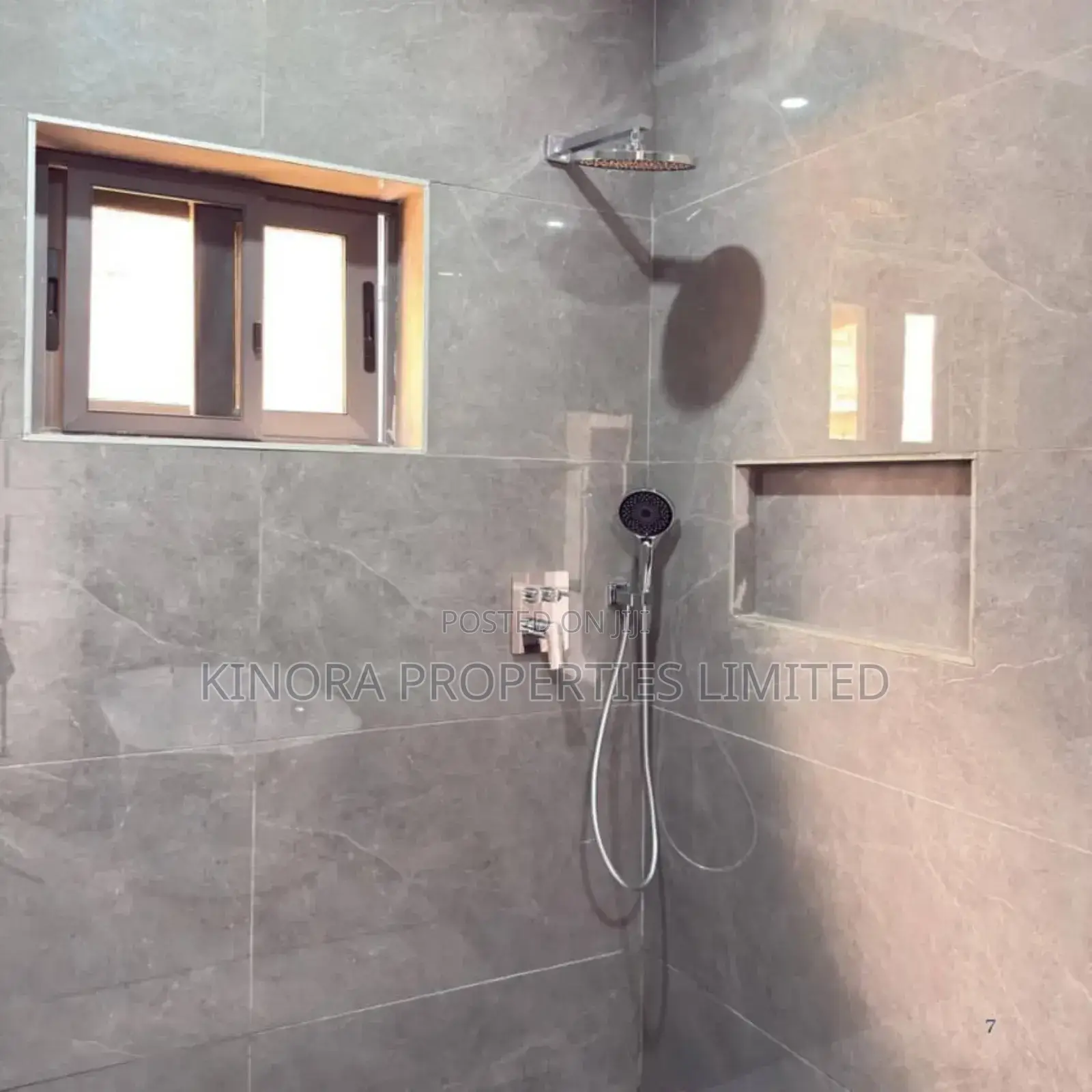 6bdrm Duplex in Ability, Adjiriganor for sale in Adjiriganor