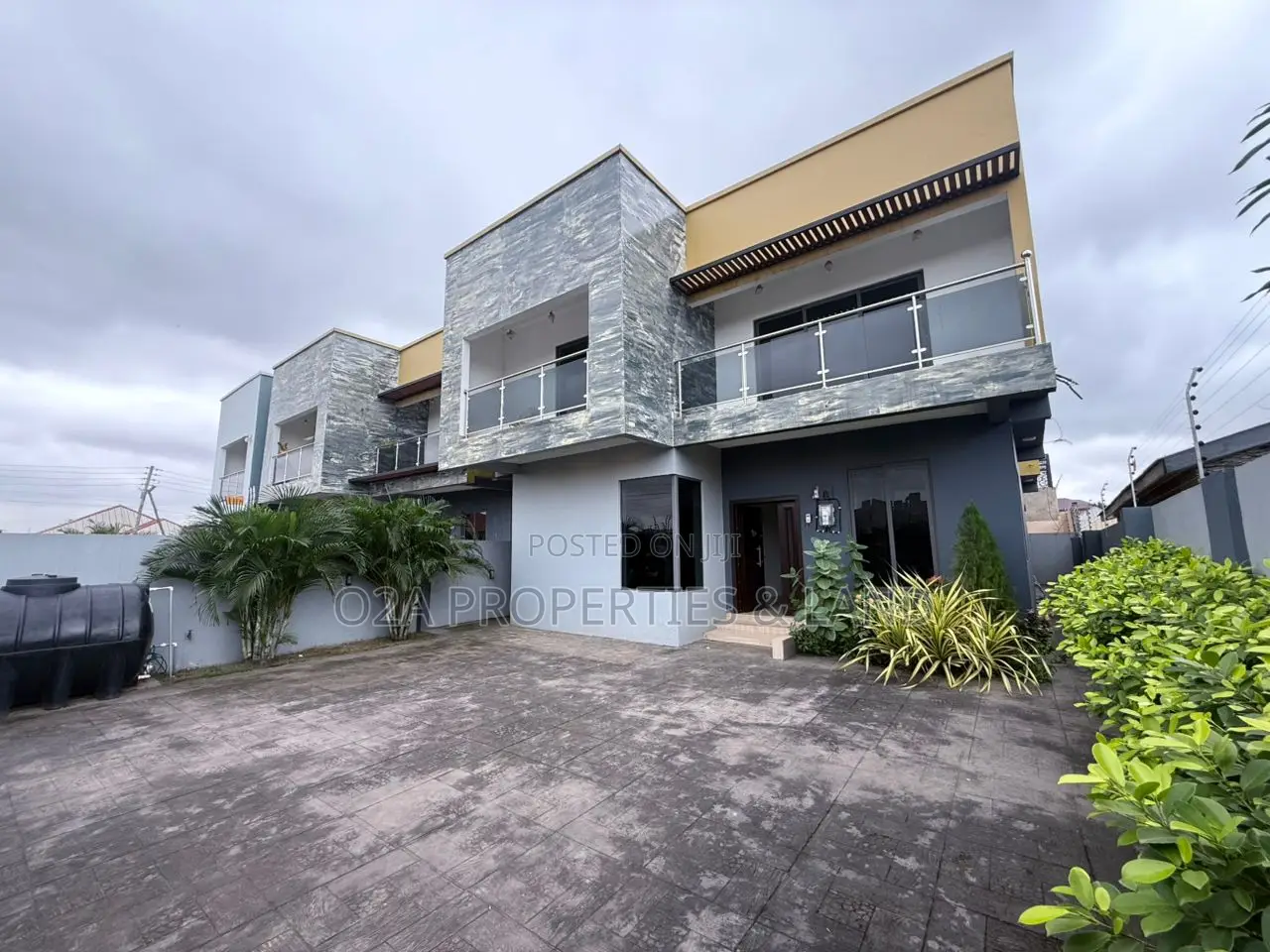 4bdrm House in Oyarifa, Ghana Flag for sale in Ghana Flag