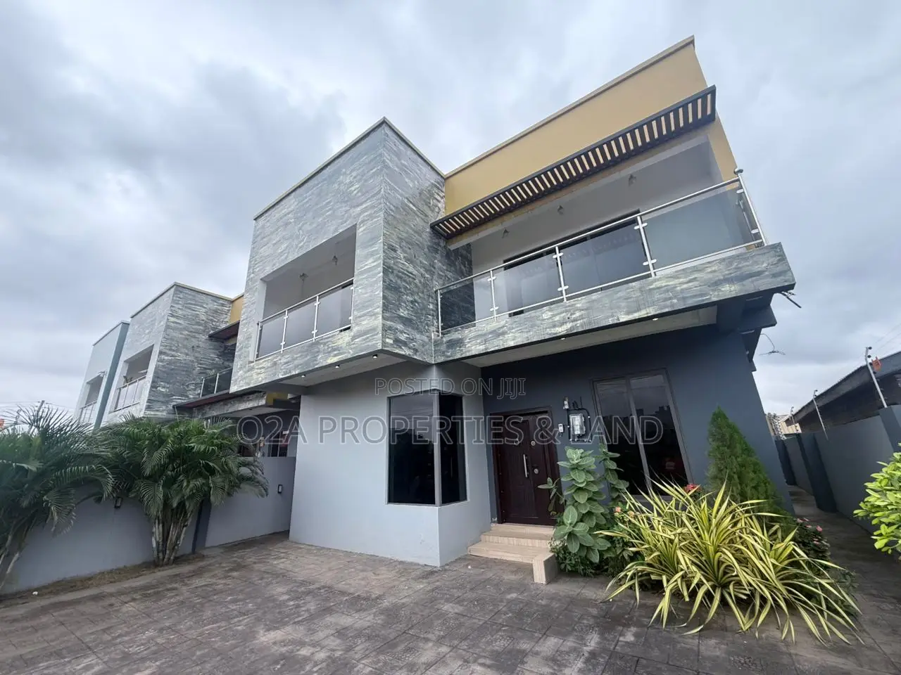 4bdrm House in Oyarifa, Ghana Flag for sale in Ghana Flag