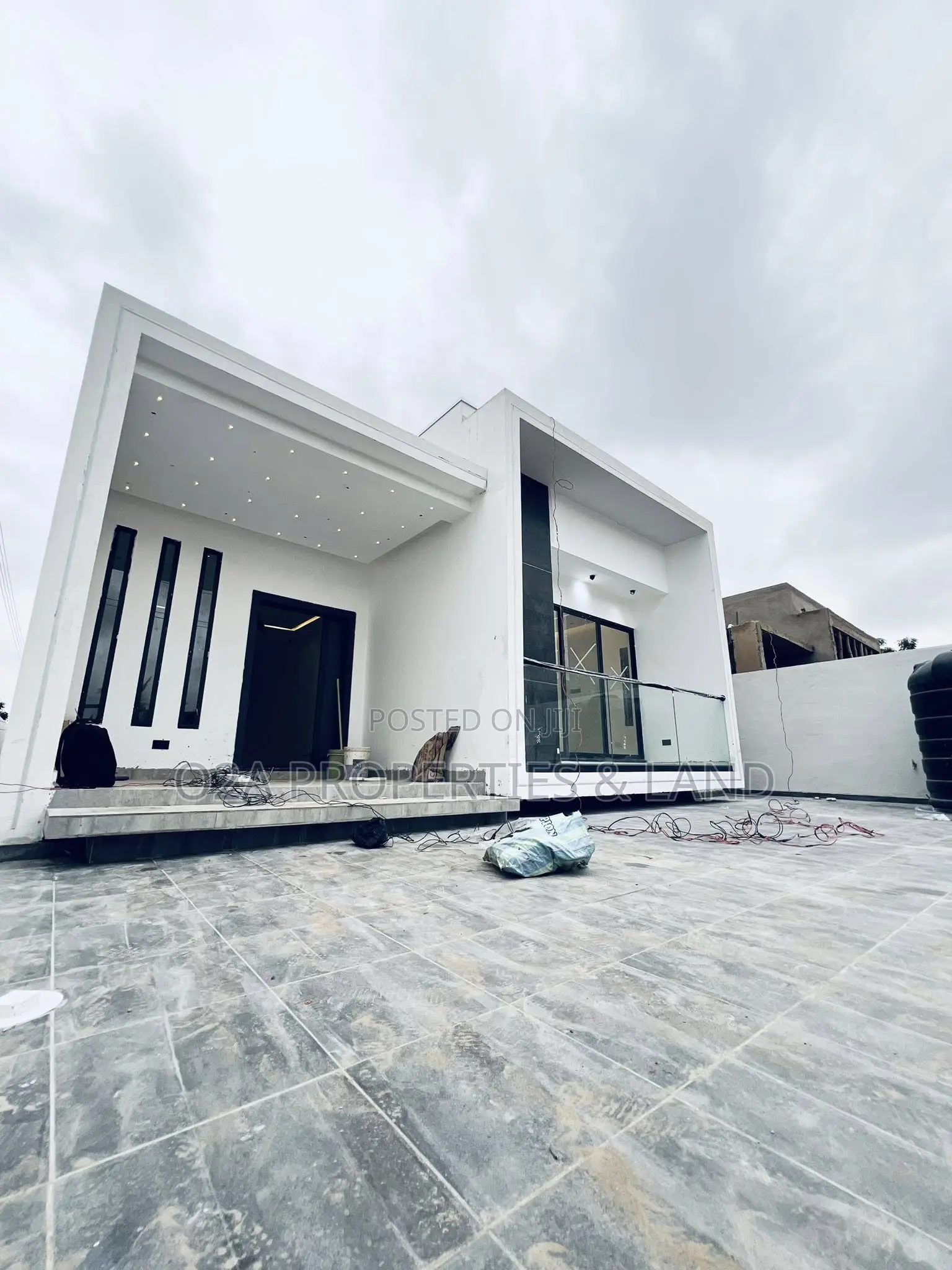 3bdrm Bungalow in Ashaley Botwe , for sale in Lake Side Estate