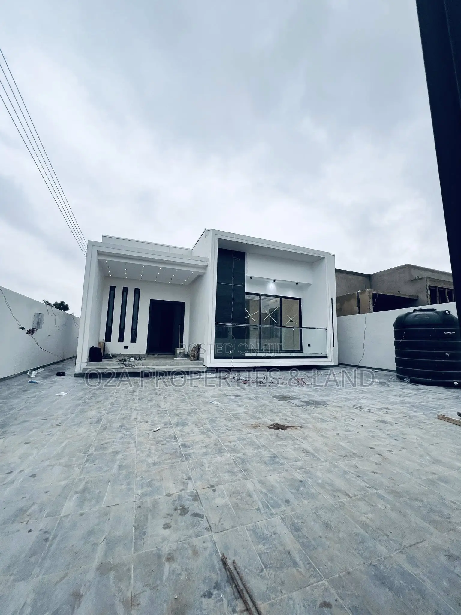 3bdrm Bungalow in Ashaley Botwe , for sale in Lake Side Estate