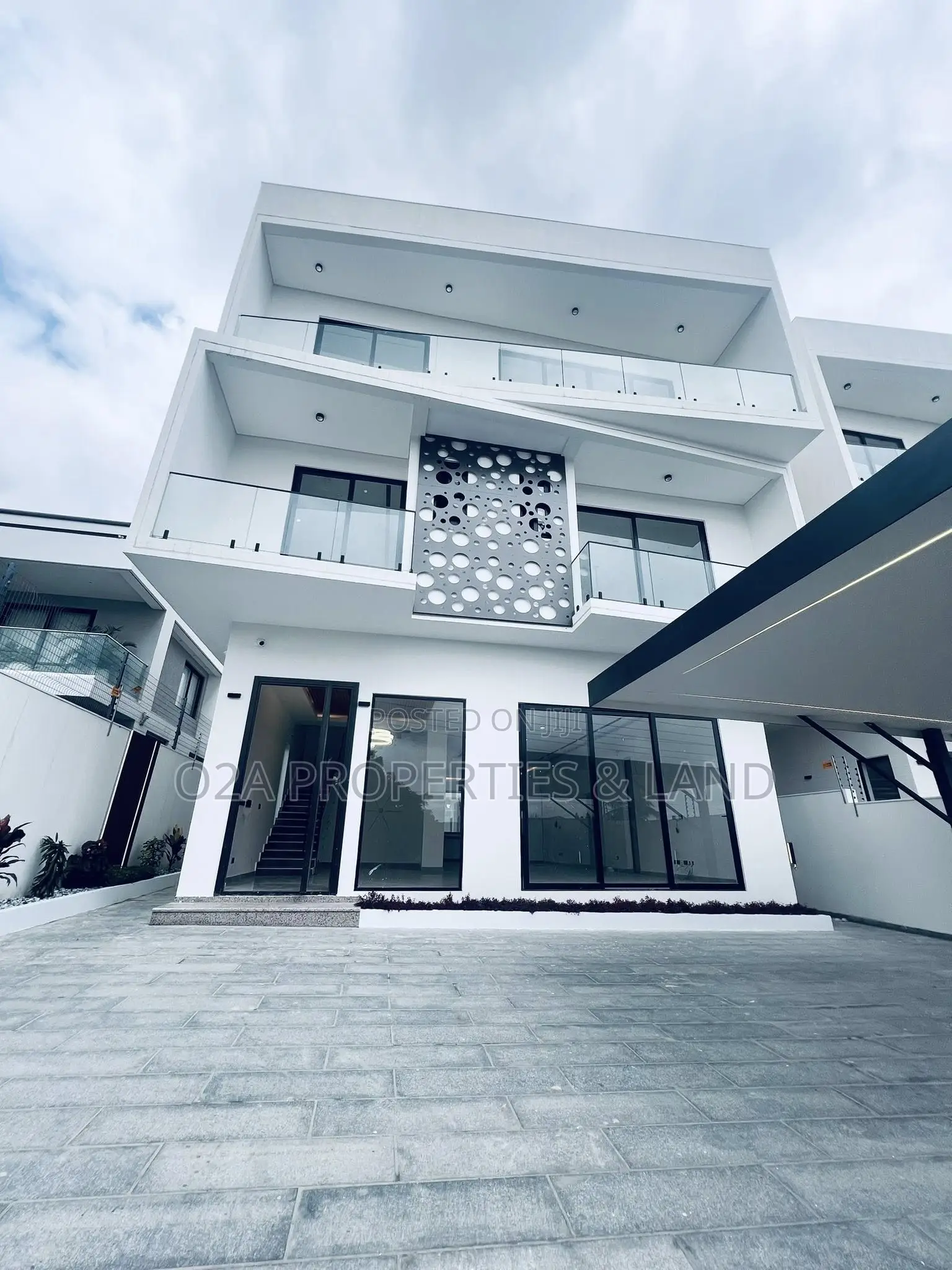 4bdrm House in East Legon, Bawaleshie for sale in Bawaleshie