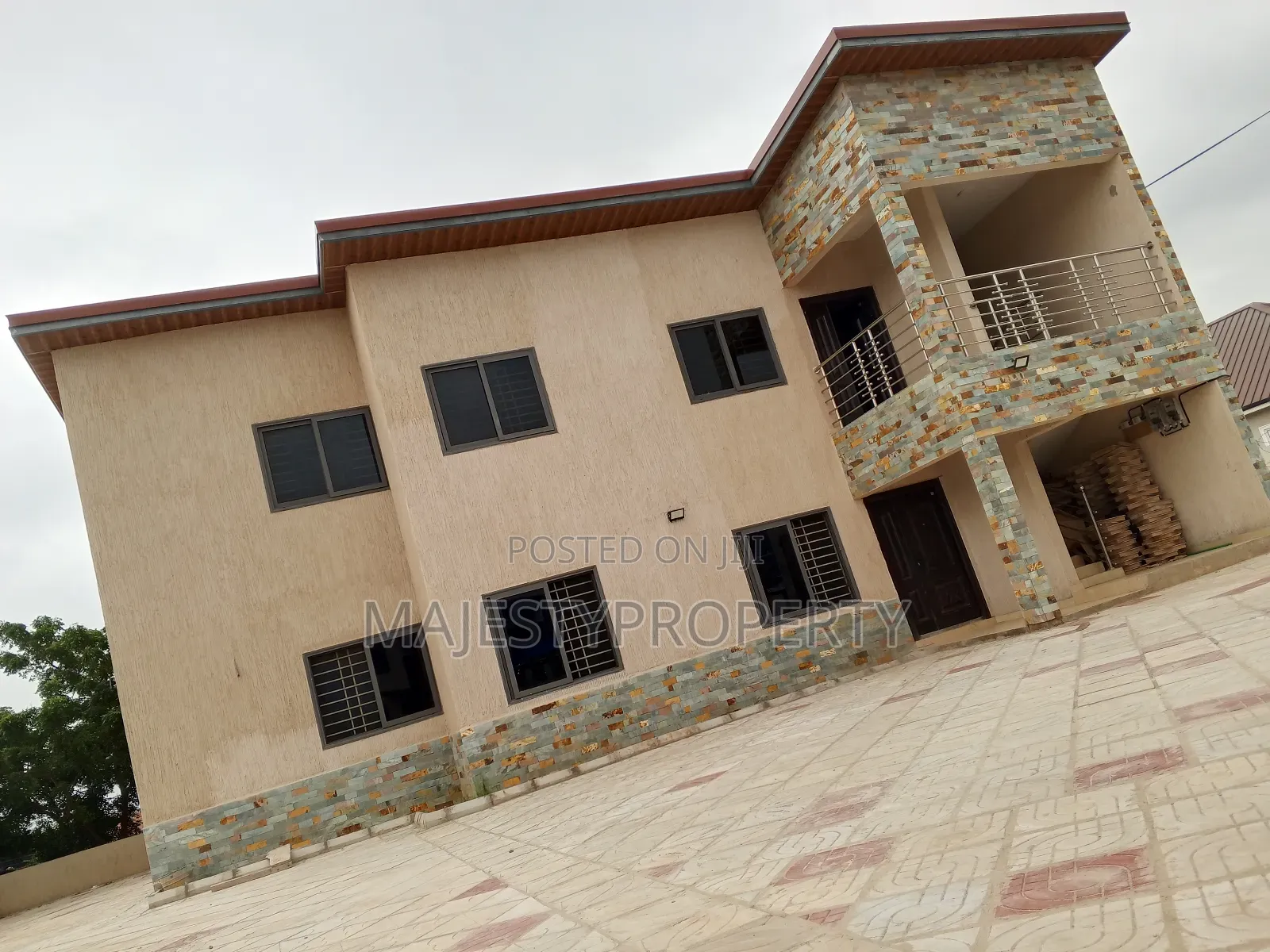 3bdrm Apartment in Batsona, Spintex for rent in Spintex