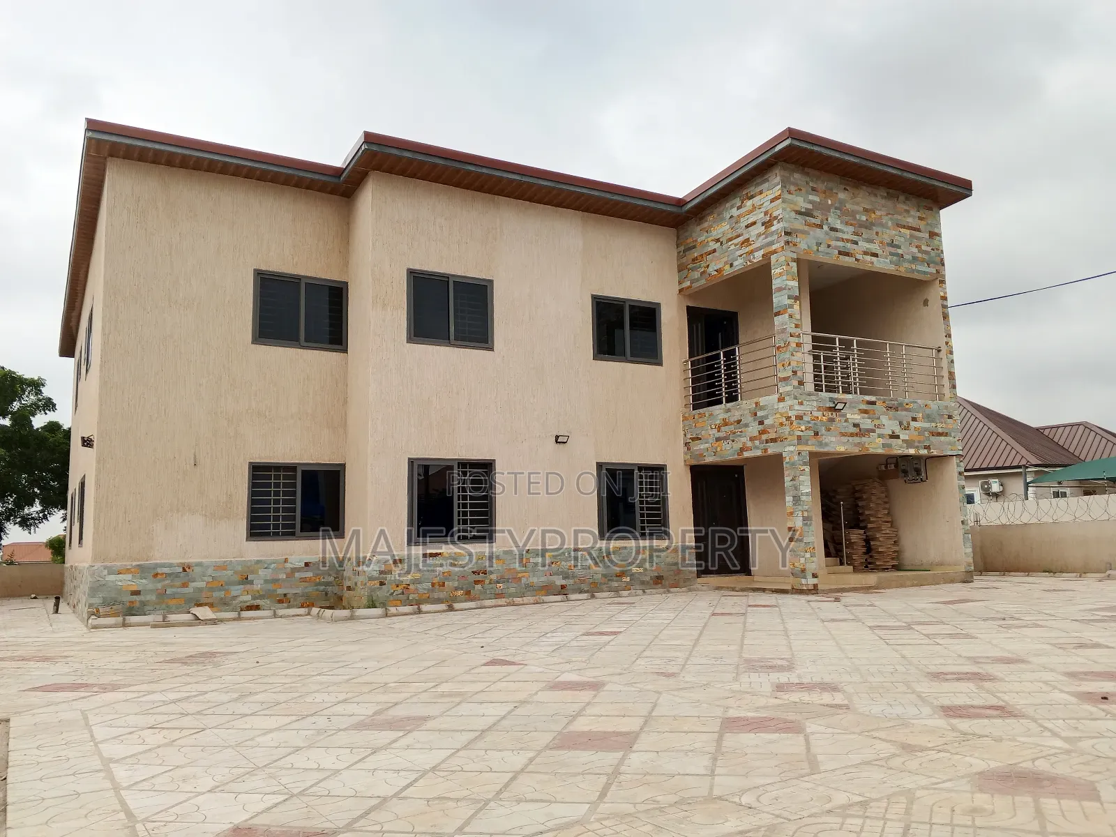 3bdrm Apartment in Batsona, Spintex for rent in Spintex