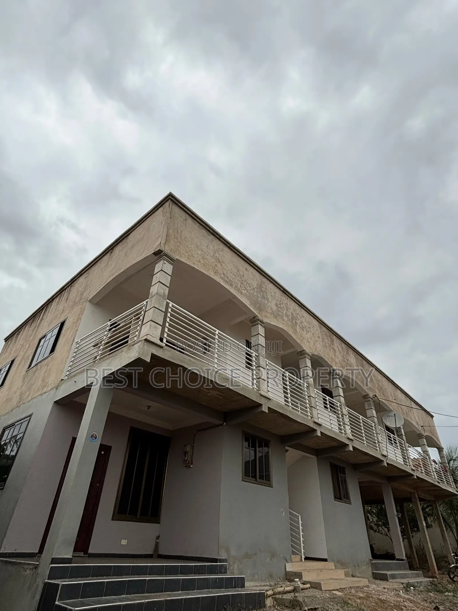 Chamber and Hall Sc Adenta Foster Home in Frafraha
