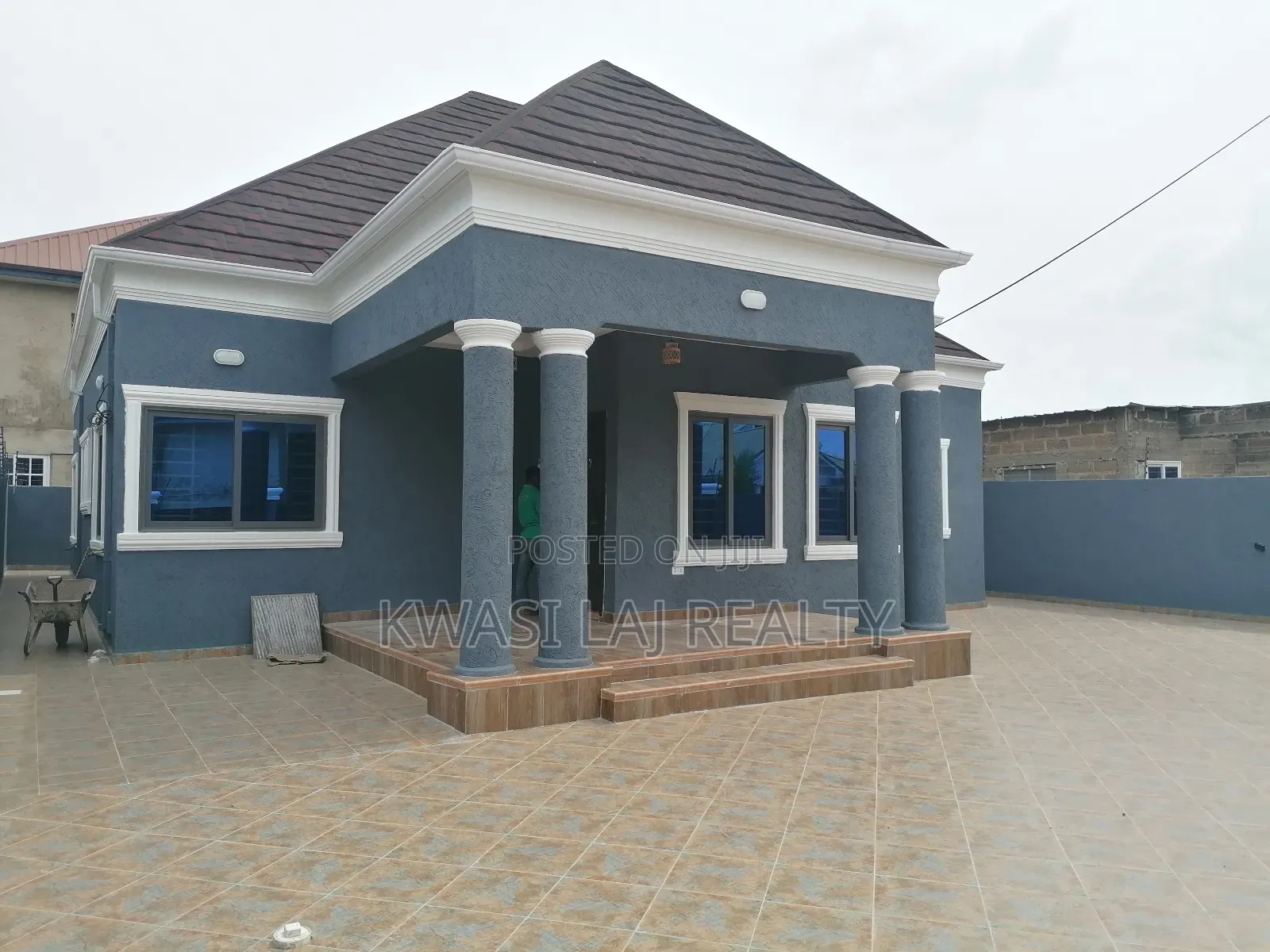 3bdrm House in Pokuase Ablekuma for sale in Pokuase