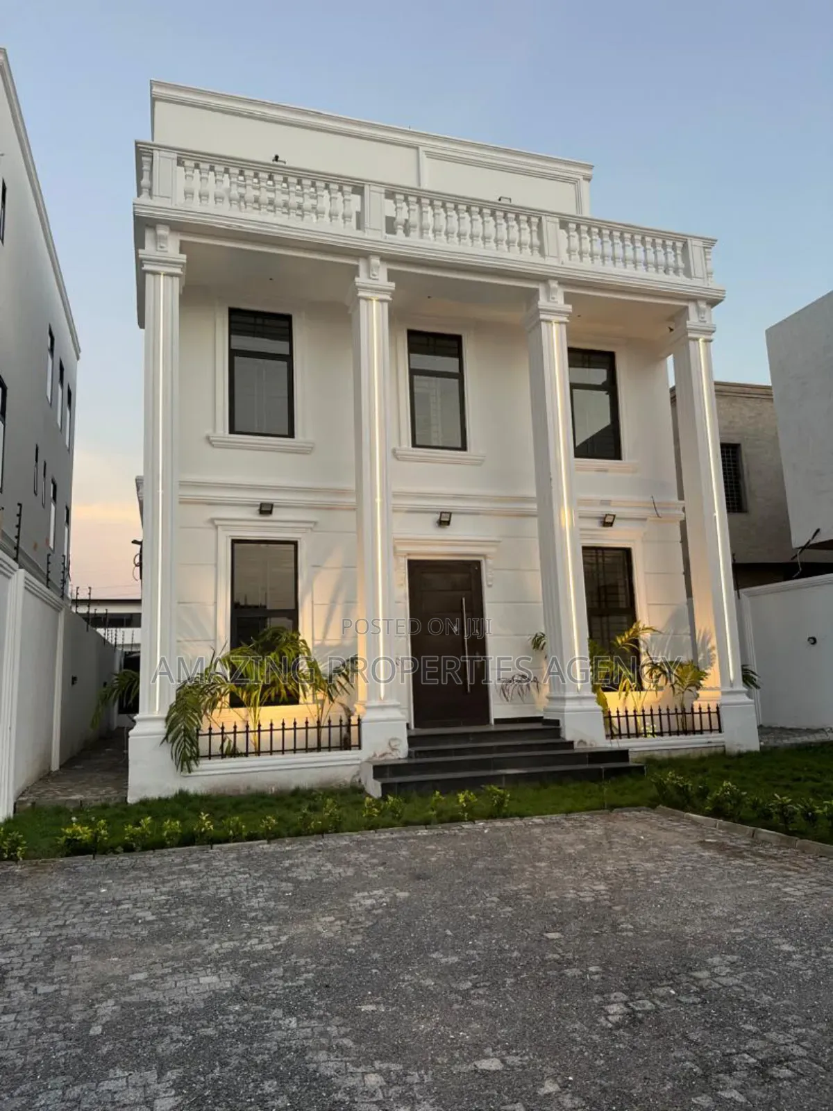 5bdrm House in East Airport for sale in Airport Residential Area