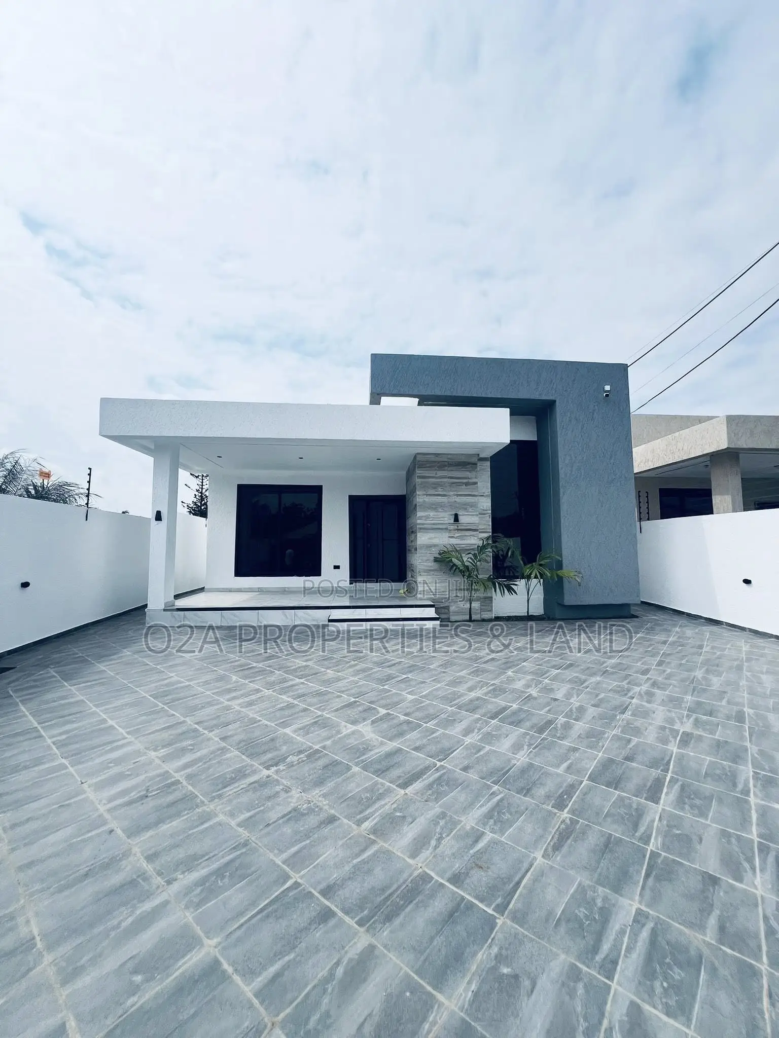 3bdrm House in Lakeside , New Legon for sale in Lake Side Estate