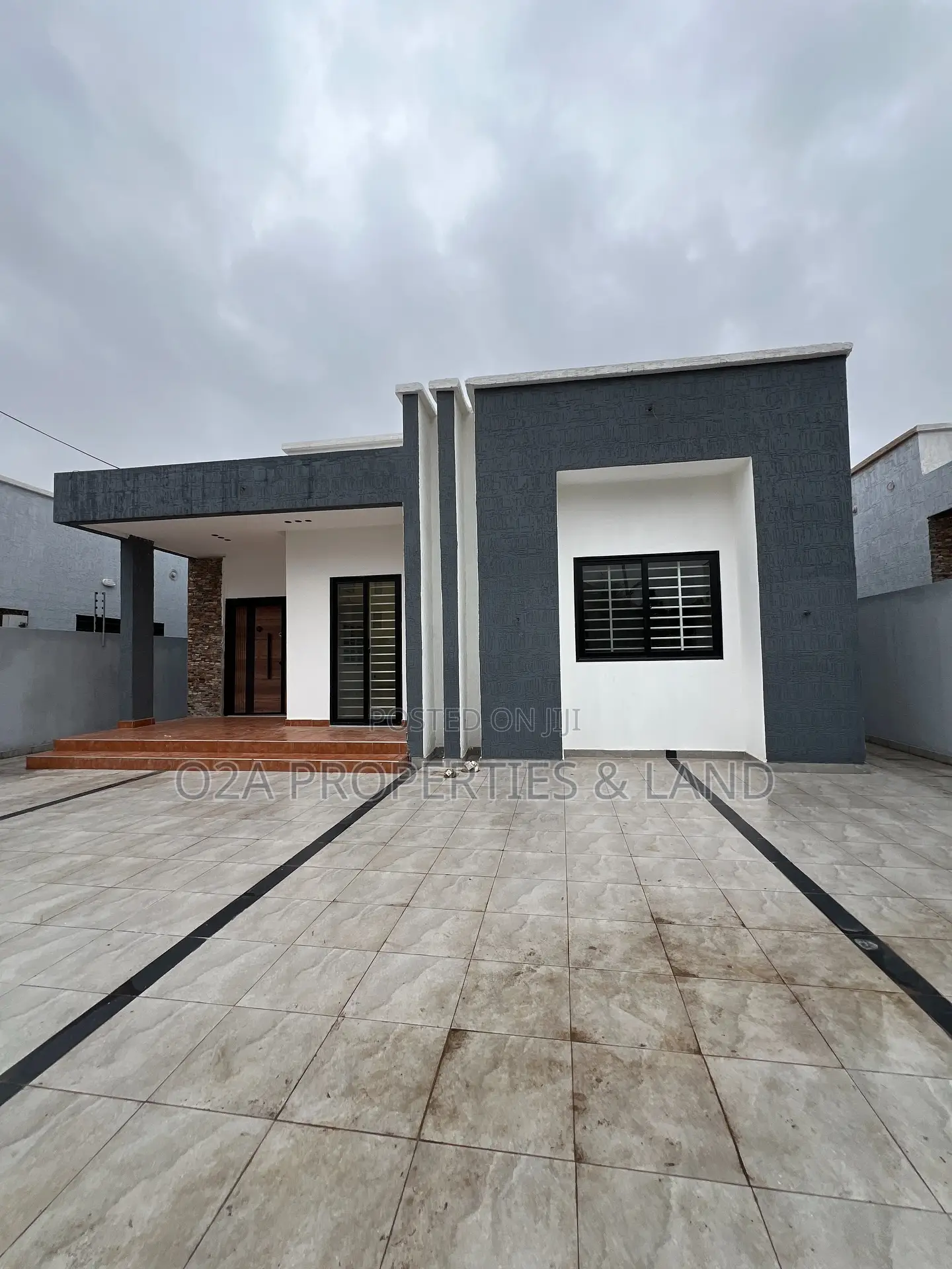 3bdrm House in Oyarifa, Ghana Flag for sale in Ghana Flag