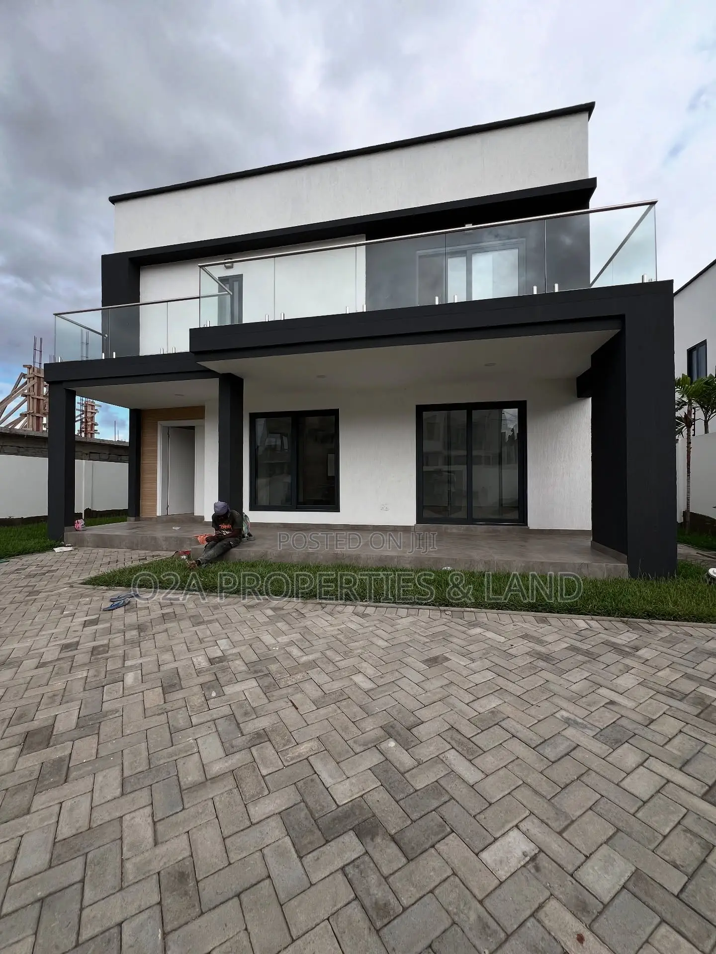 5bdrm House in Adjiringanor, Otano for sale in Otano