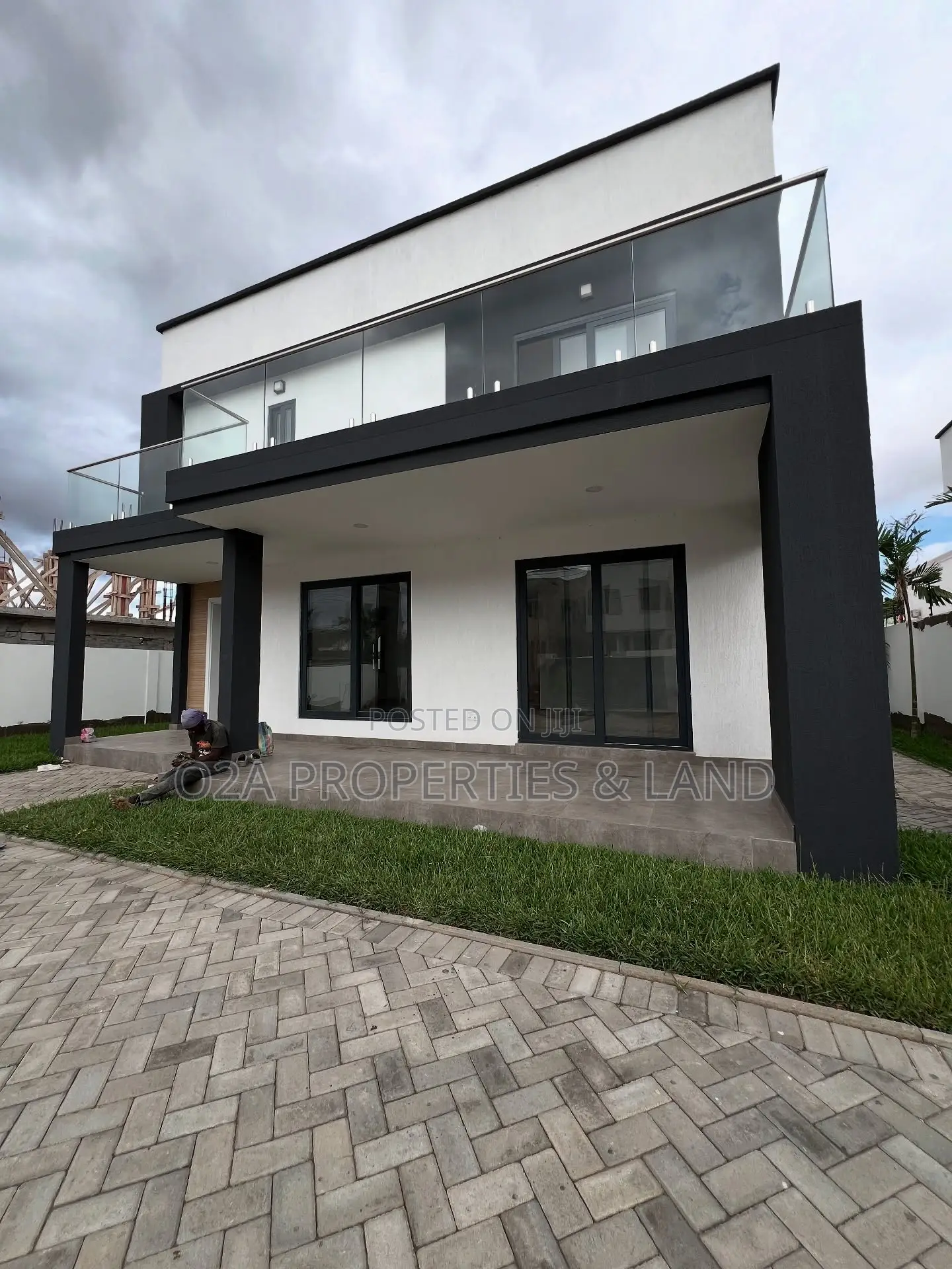 5bdrm House in Adjiringanor, Otano for sale in Otano