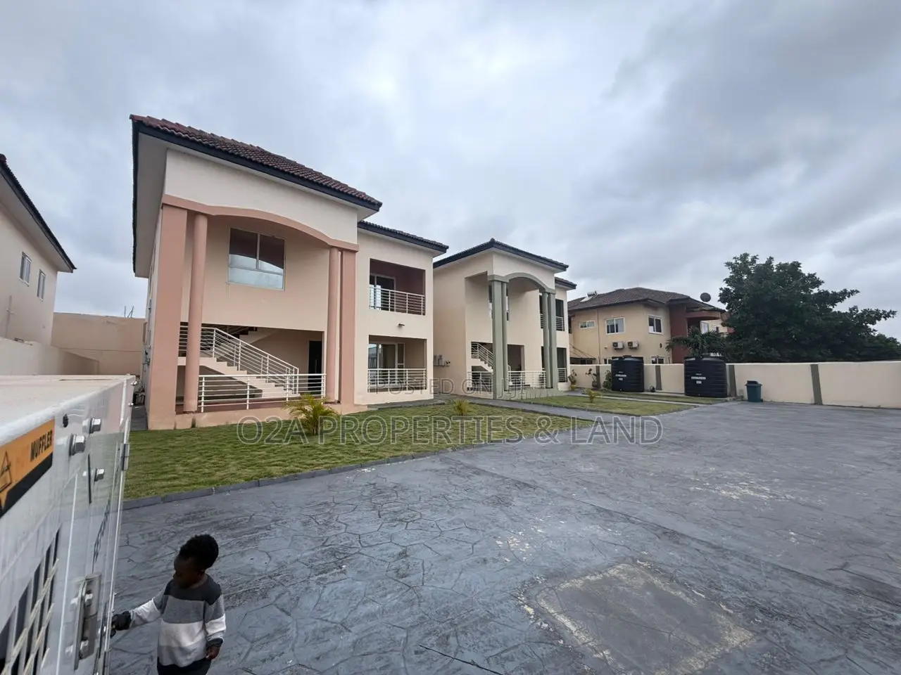 Furnished 3bdrm Apartment in East Airport for rent in Airport Residential Area