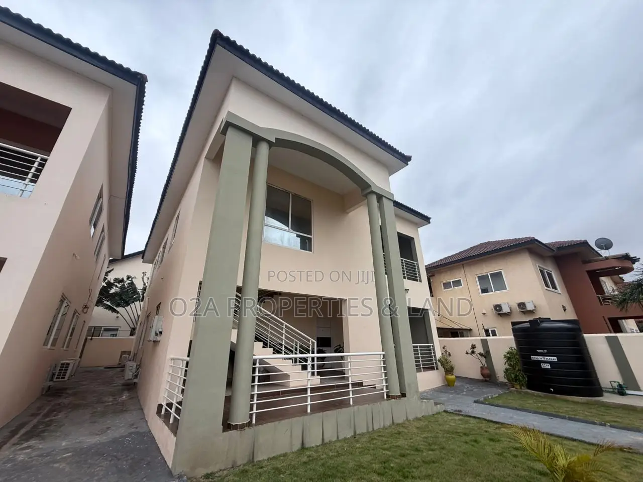 Furnished 3bdrm Apartment in East Airport for rent in Airport Residential Area