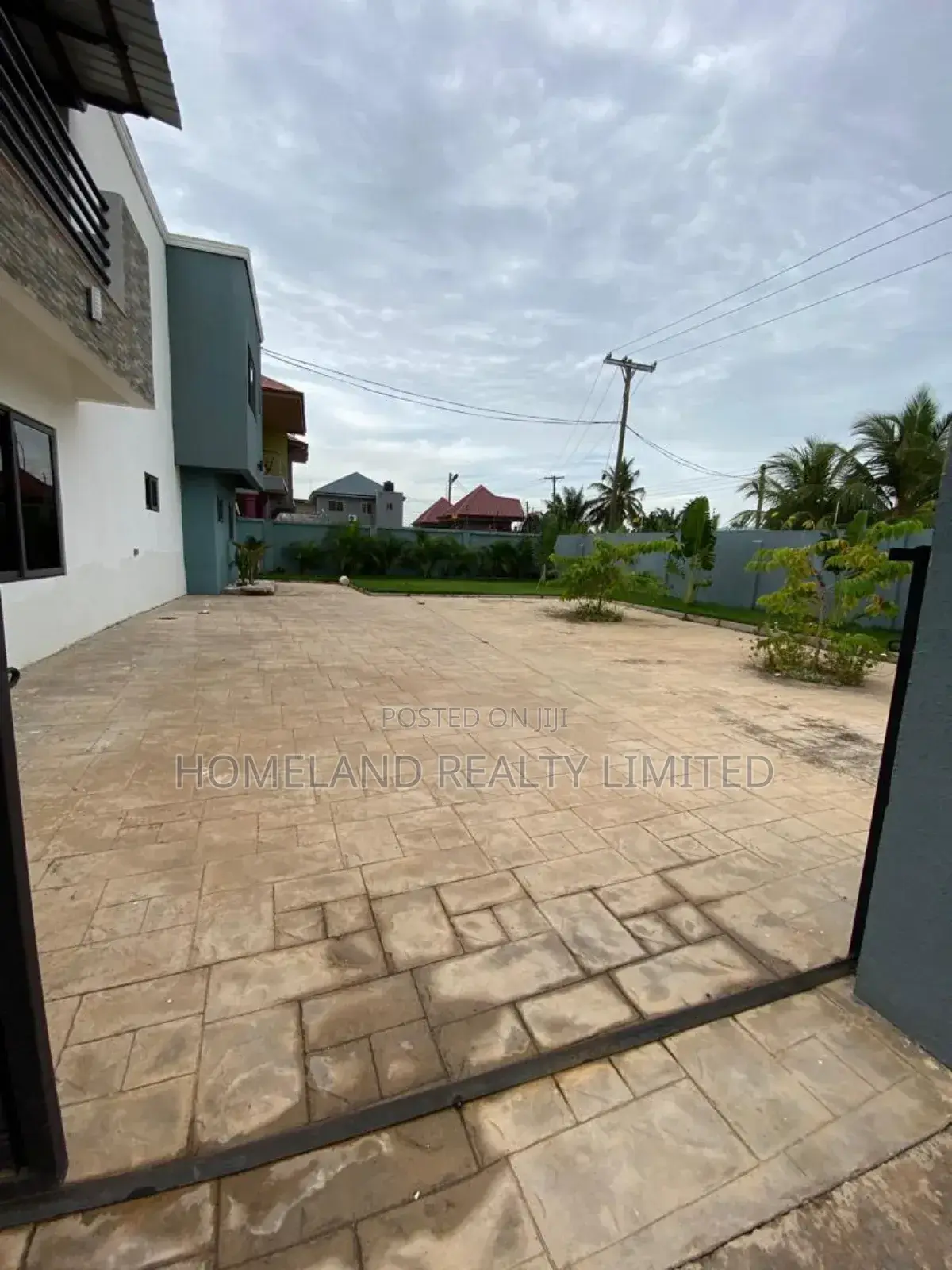 4bdrm Townhouse / Terrace in Total, Haatso for rent in Haatso