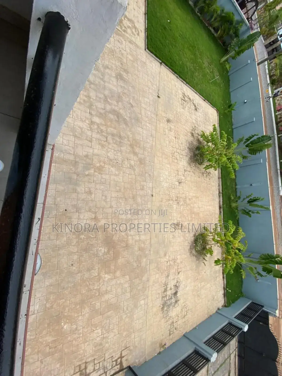 4bdrm Townhouse / Terrace in Total, Haatso for rent in Haatso